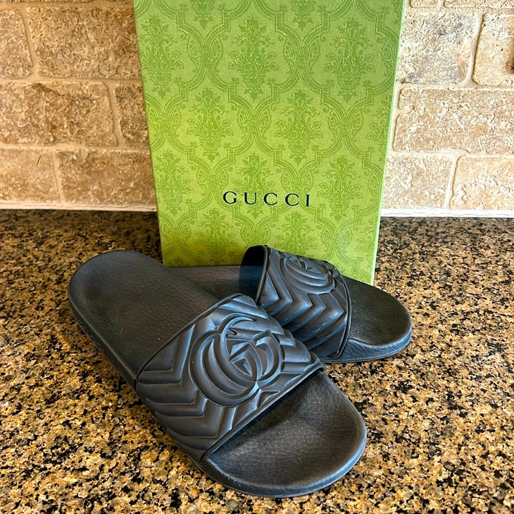 Gucci Matelasse Slide | Men 10 Women 11